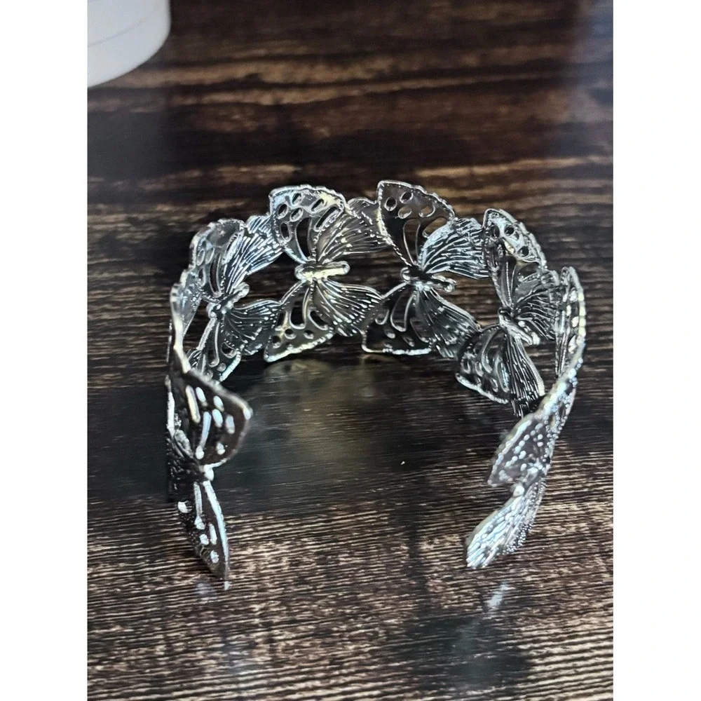 N/A elegant silver